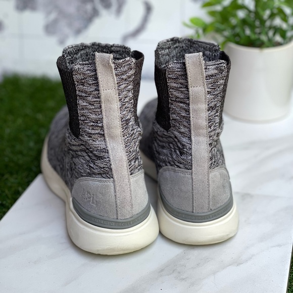 APL CHELSEA BOOTIES Size 10.5 black n white👟 - Picture 5 of 9